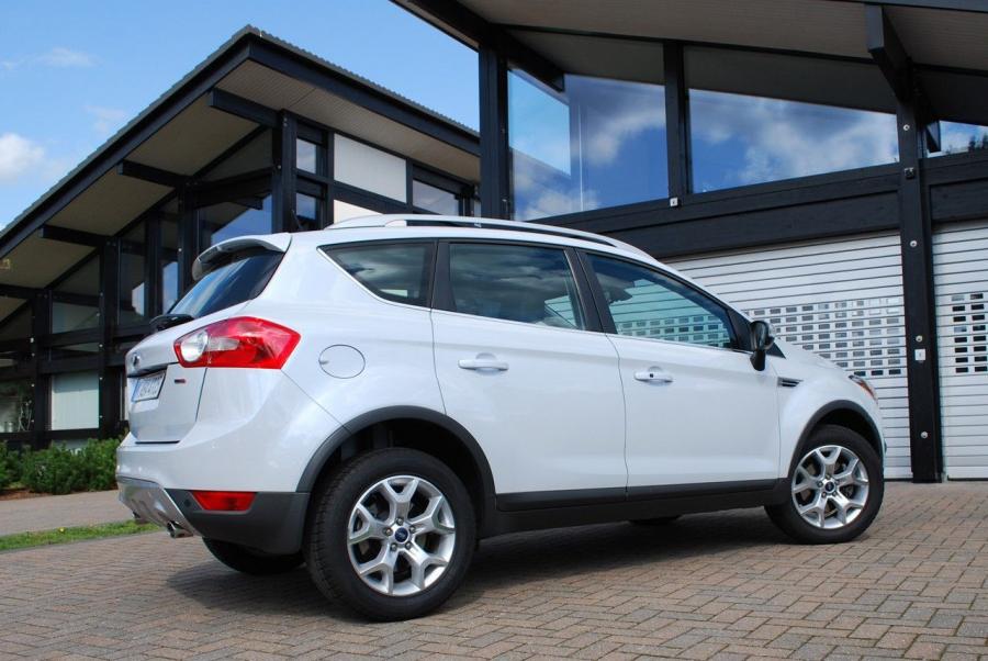  Ford Kuga 2008 года  (фото 13 из 139)